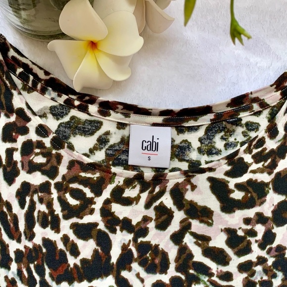 CAbi Tee 🌸 Small - Picture 6 of 8